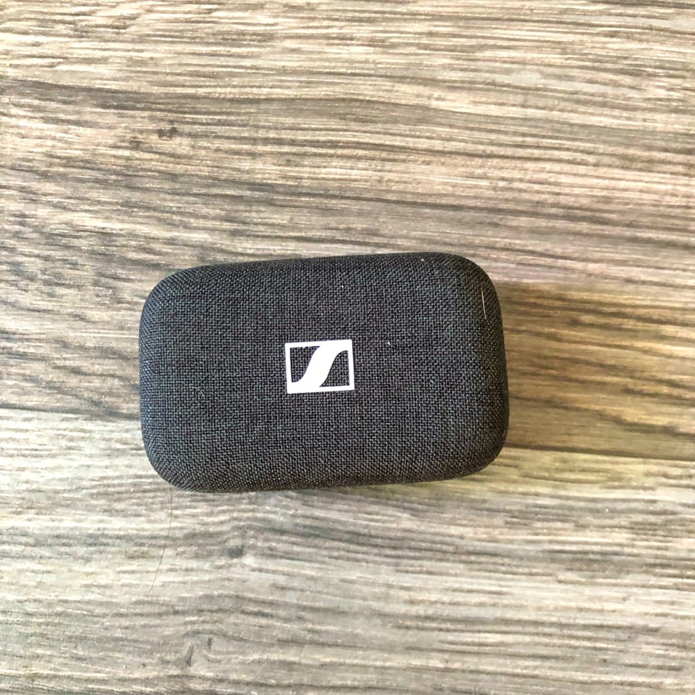 Sennheiser MOMENTUM 3 earbuds brand new